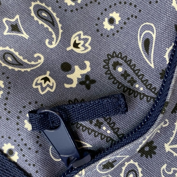 VICTORIA'S SECRET PINK REVERSIBLE CANVAS TRAVEL TOTE BAG BEACH GYM PAISLEY. NEW - Picture 5 of 7